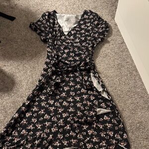 Floral Wrap Dress with Short Sleeves and Waist adjuster